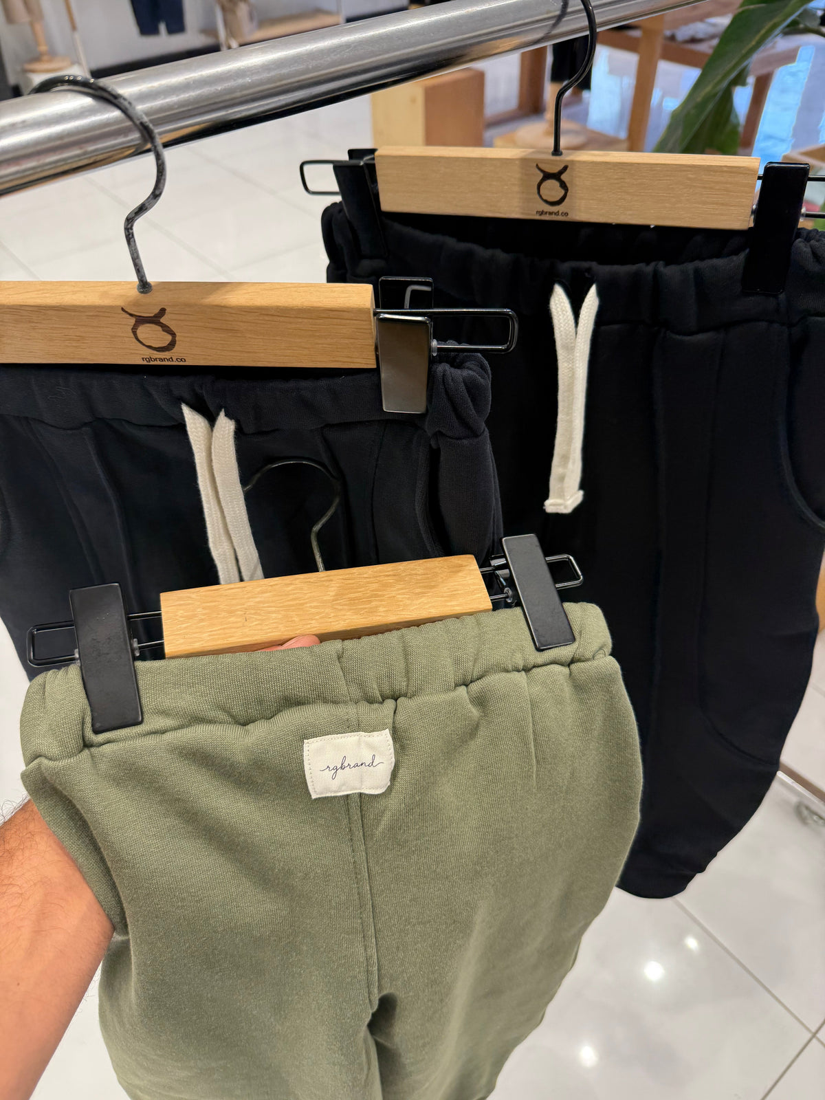 Çocuk Kavisli Cepli Jogger Pantolon | Bağcıklı Bol Kesim | 3–9 Yaş | 3 Renk | RG1790 - YEŞİL