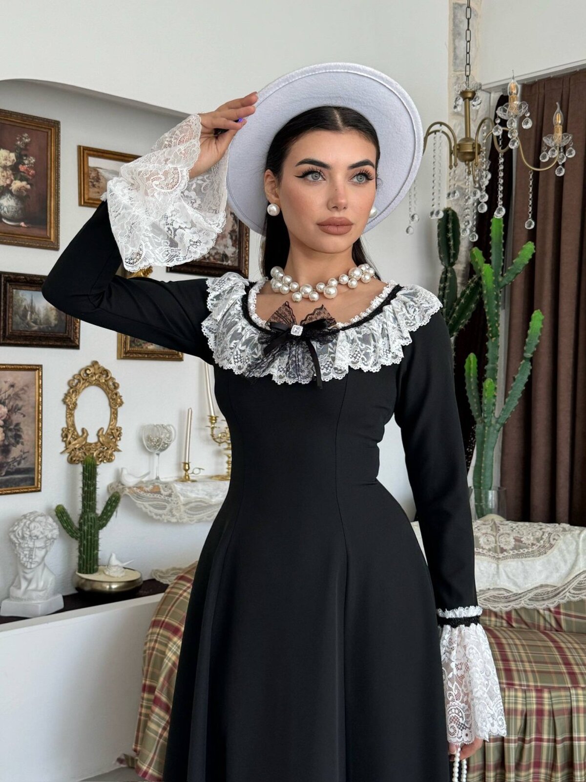 Ruyn Broş Detaylı Elbise