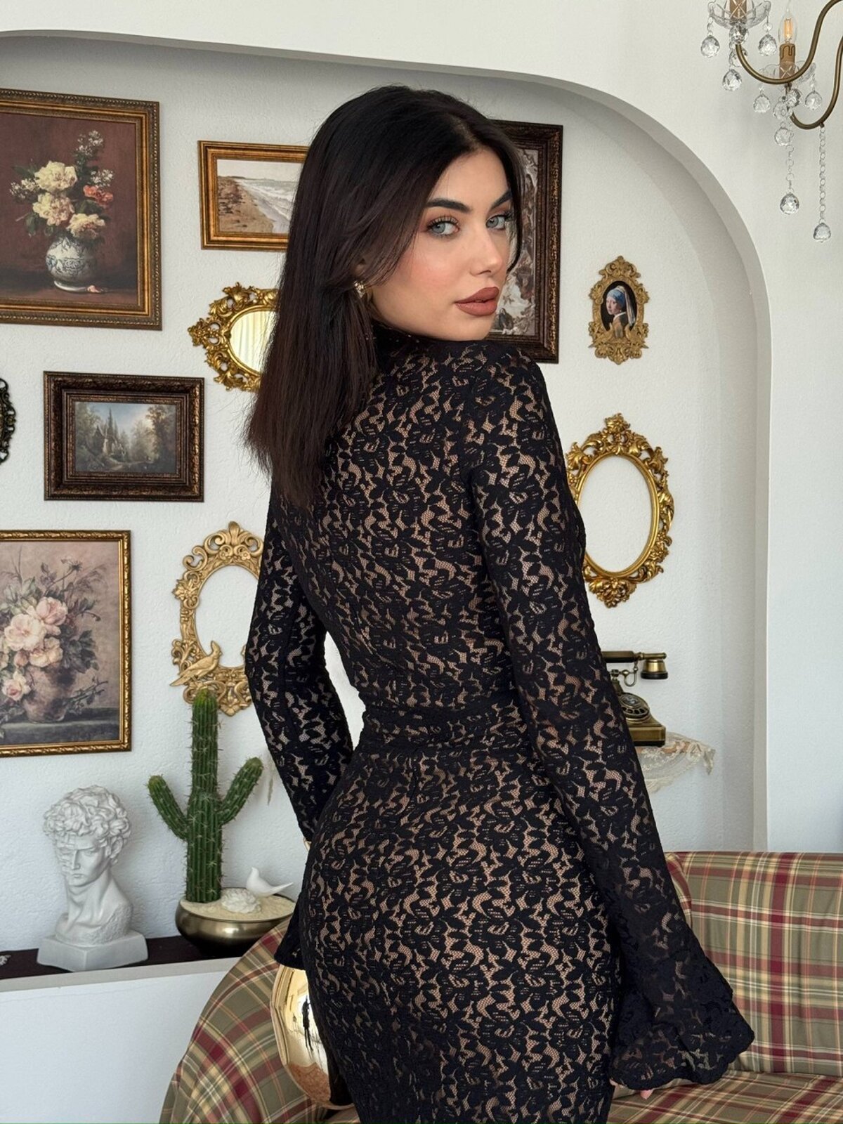 Rochie Ruyon cu detaliu de crăpături