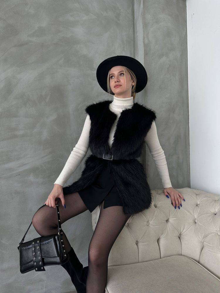 Vestă neagră cu blană Topshow, en-gros | F1567
