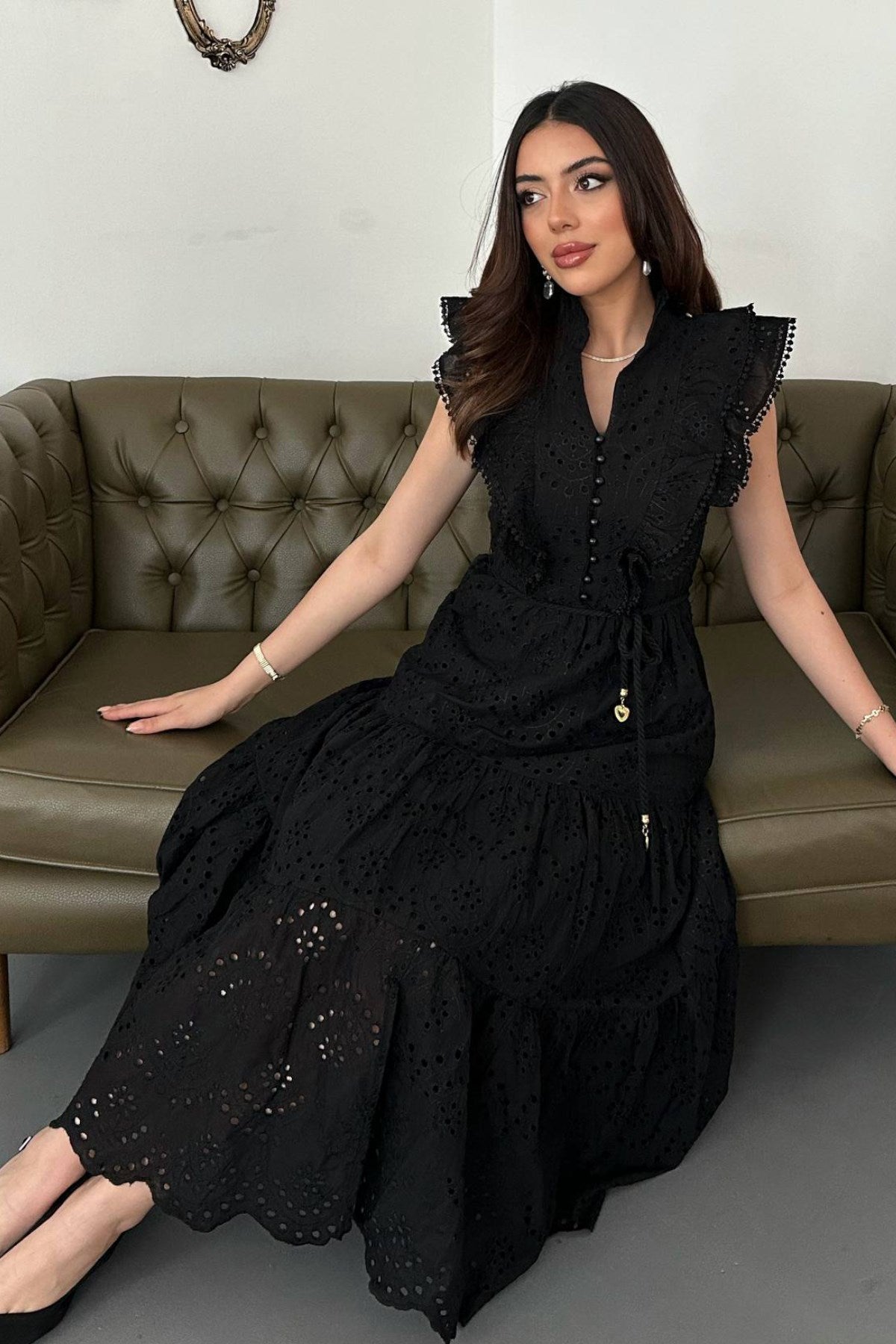 Siyah Fırfırlı Düğmeli Elbise