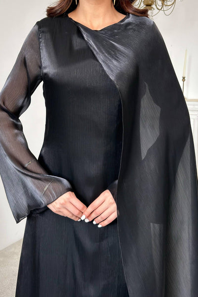 Rochie lungă cu pelerină neagră