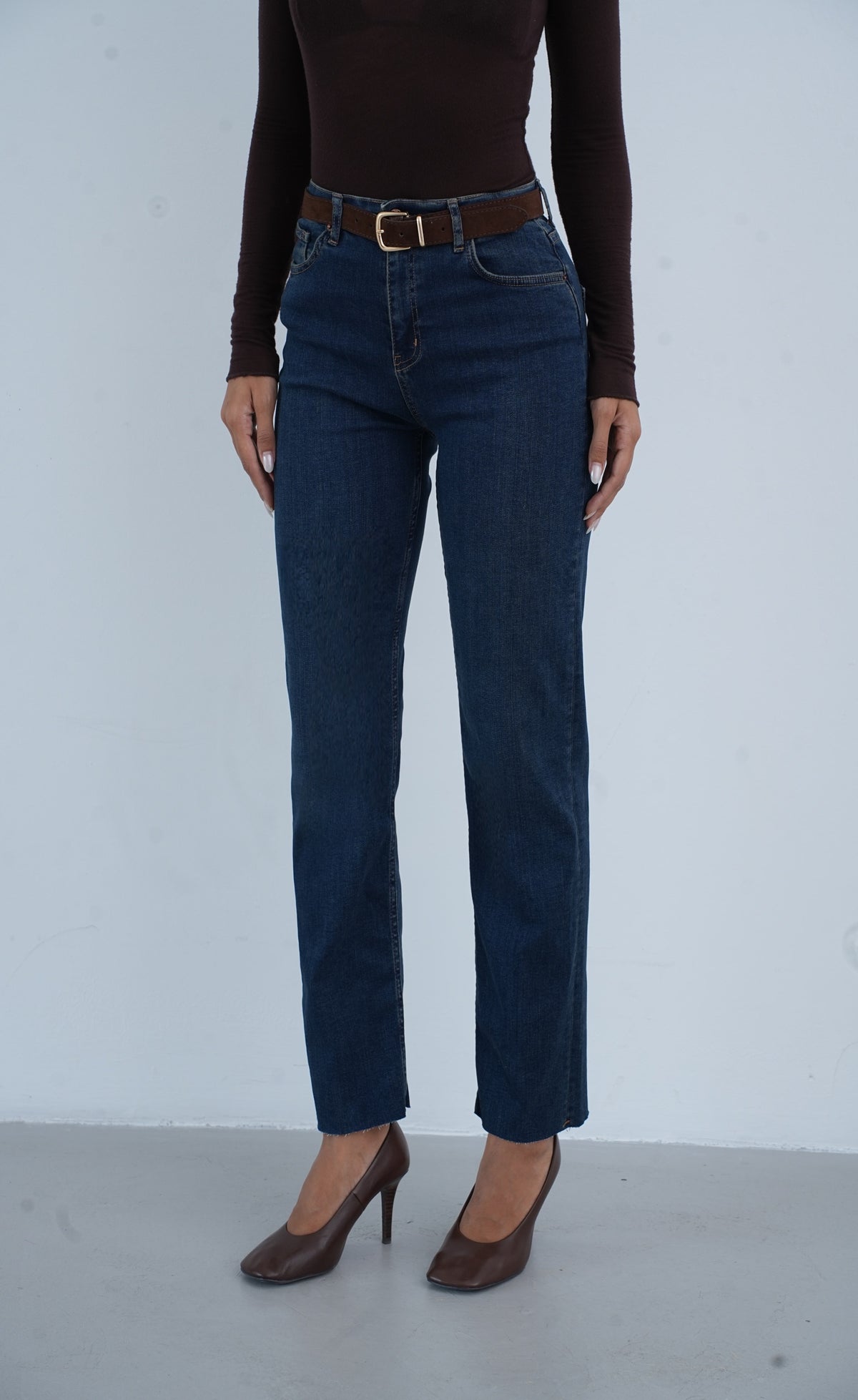 Yüksek Bel Paça Kesik Kemer Detaylı Kadın Dark Blue Tint Jean Pantolon