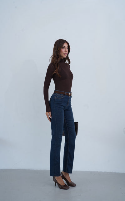 Blugi de damă conici, talie înaltă, tăieturi la gleznă, cu curea, denim închis la culoare
