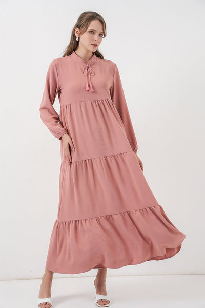Rochie T1627 cu guler și decorații - Pudră