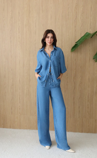 Ansamblu Palazzo cu Pantaloni Tăiere Largă, Cămașă cu Mânecă Jumătate Buzunar Unic și Bandă Elastică la Talie