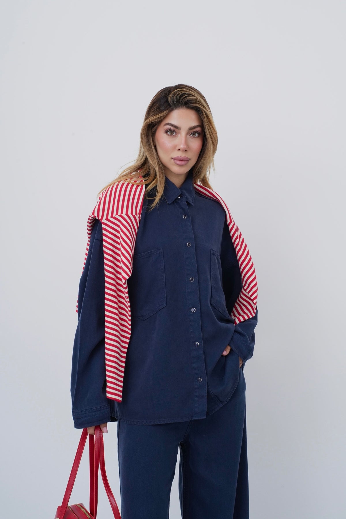 Çift Cepli Denim Gömlek ve Geniş Paça Pantolon  Kadın Tencel Lacivert Takım