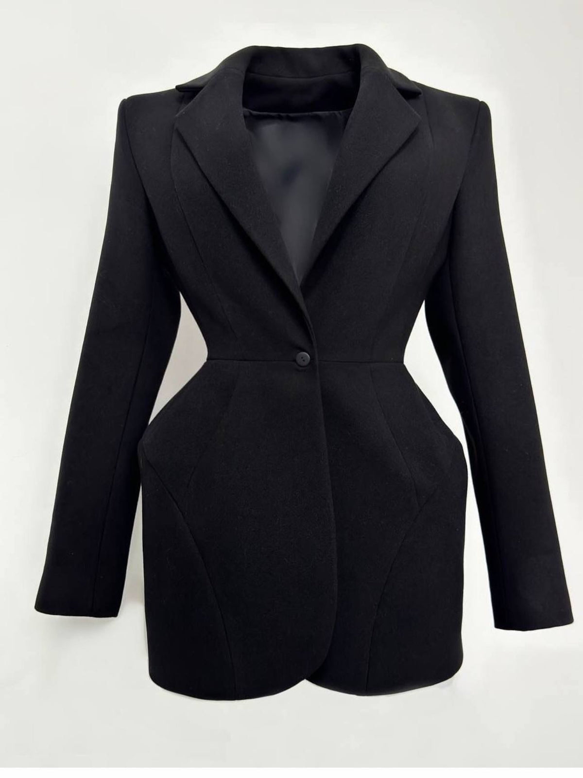 ROCHIE-JACHETĂ CU DESIGN SPECIAL