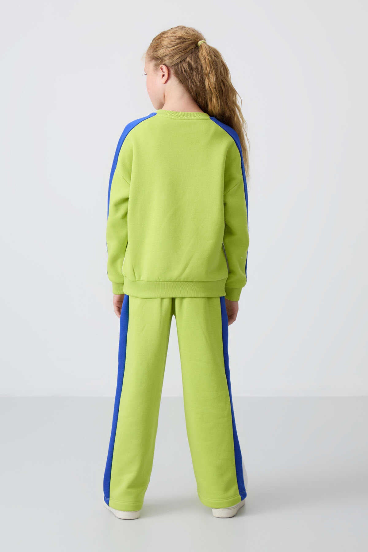 Tommylife Toptan 7-15 Yaş O Yaka Standart Kalıp Kız Çocuk Eşofman Takımı 75165 Lime Yeşil