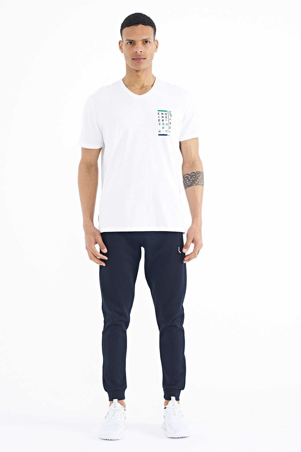 Tommylife Toptan Beyaz Baskı Detaylı V Yaka Standart Kalıp Erkek T-Shirt - 88186