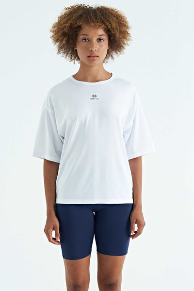 Tommylife Toptan Beyaz O Yaka Baskı Detaylı Oversize Kısa Kol Kadın T-Shirt - 97263