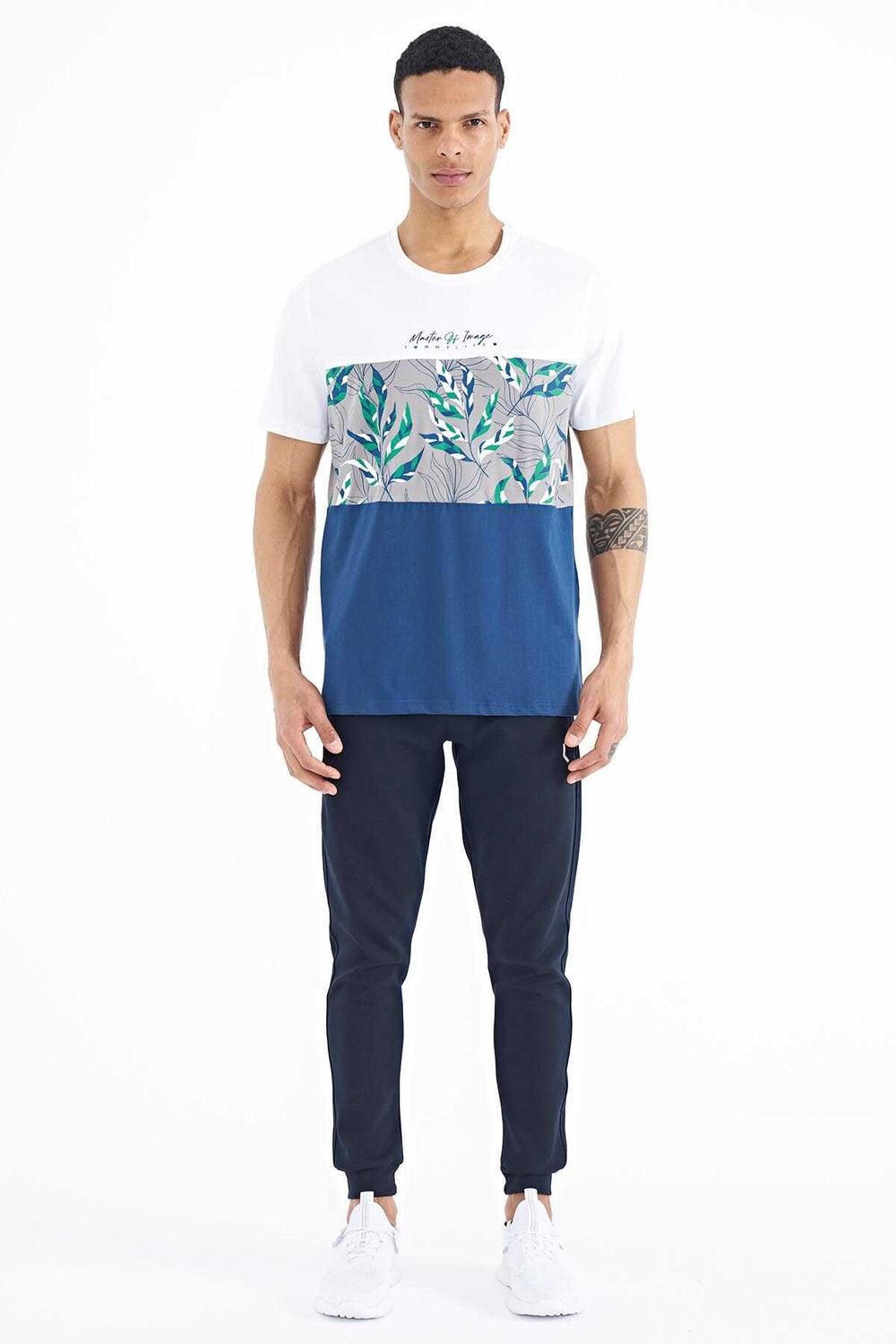 Tommylife Toptan Beyaz Renk Geçişli Baskı Detaylı O Yaka Standart Kalıp Erkek T-Shirt - 88177