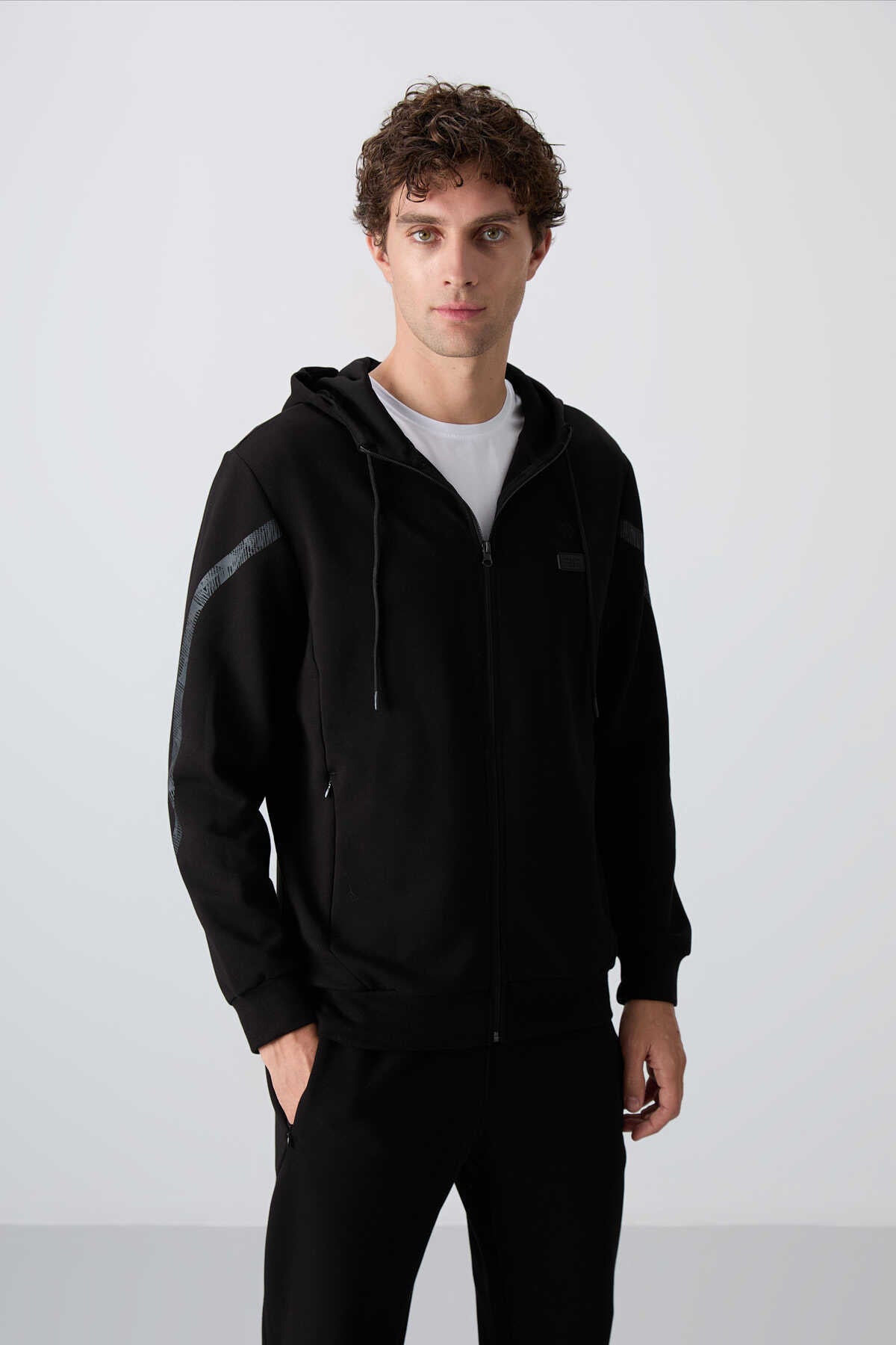 Set trening bărbătesc Tommylife Wholesale Comfort Fit Print 85236 Negru