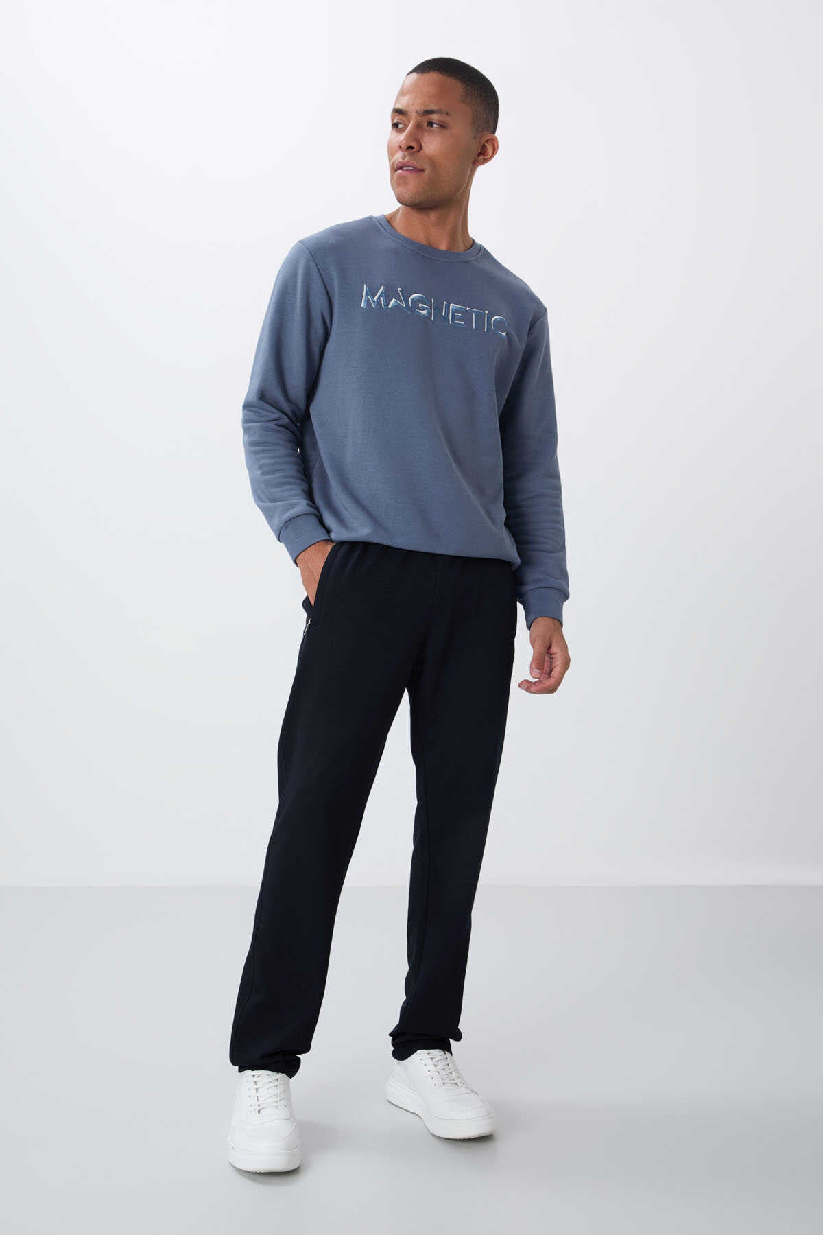 Pantaloni de trening Tommylife Wholesale Slim Fit Classic Leg pentru bărbați 84669 Bleumarin