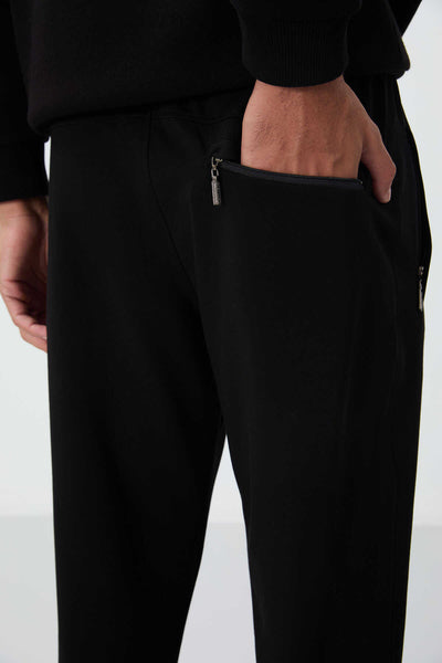 Pantaloni de trening Tommylife Wholesale Slim Fit Classic Leg pentru bărbați 84669 Negri