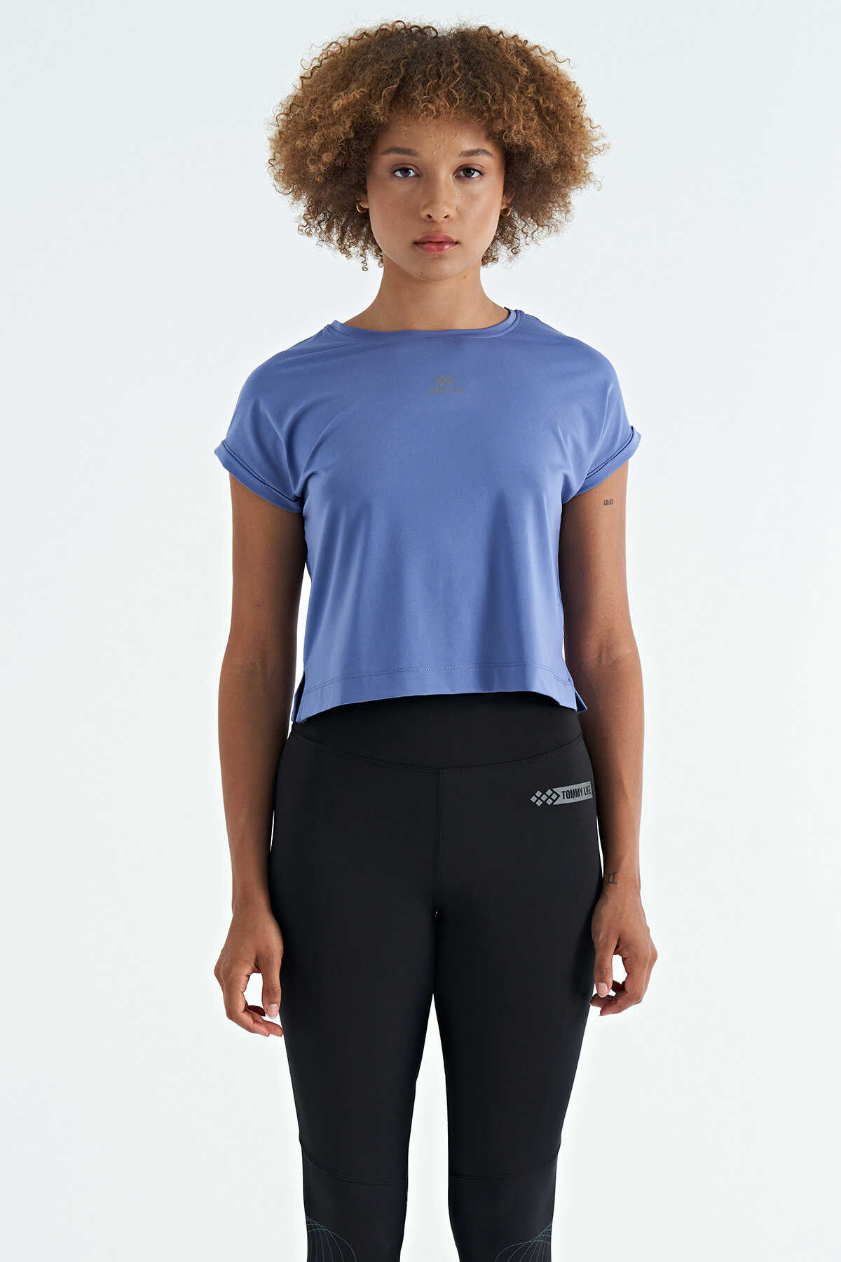 Tommylife Toptan Eflatun Logo Baskılı O Yaka Düşük Kol Oversize Kadın Crop T-Shirt - 97262