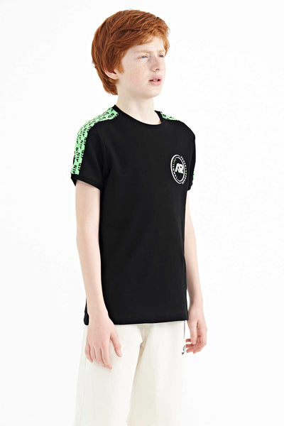 Tommylife Toptan Garson Boy O Yaka Standart Kalıp Baskılı Erkek Çocuk T-Shirt 11121 Siyah