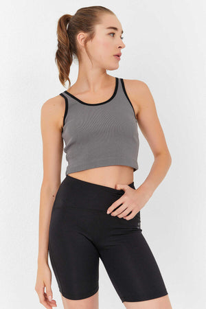Tommylife Toptan Gri Basic Sıfır Kol Dar Kalıp U Yaka Kadın Crop Top Atlet - 97162