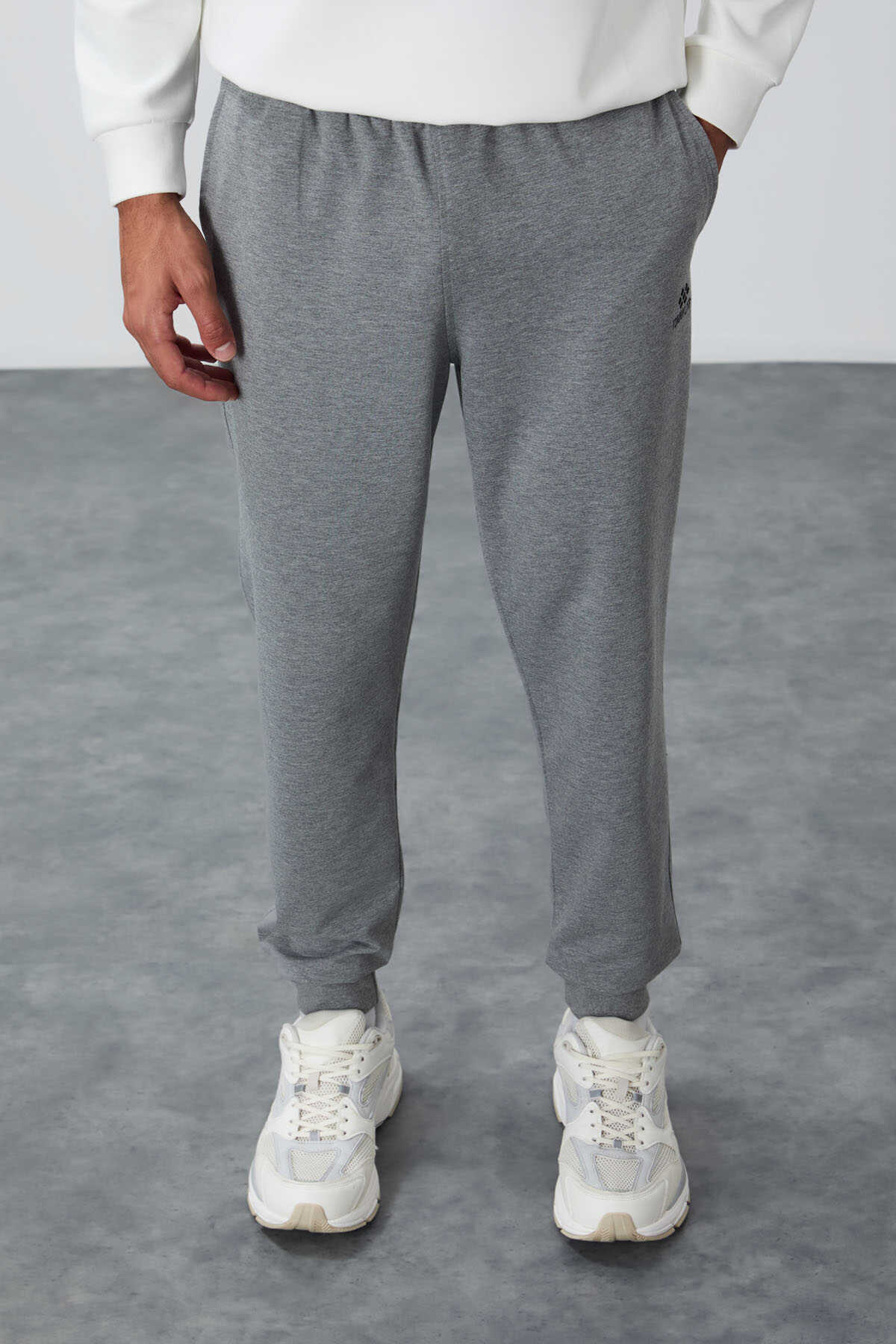 Tommylife Toptan Gri Melanj Klasik Cepli Standart Kalıp Manşetli Erkek Eşofman Alt - 84652