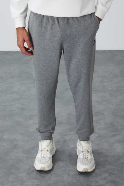 Pantaloni de trening bărbătești Tommylife Wholesale, gri melanj, clasici, cu buzunare, croială standard și manșete - 84652