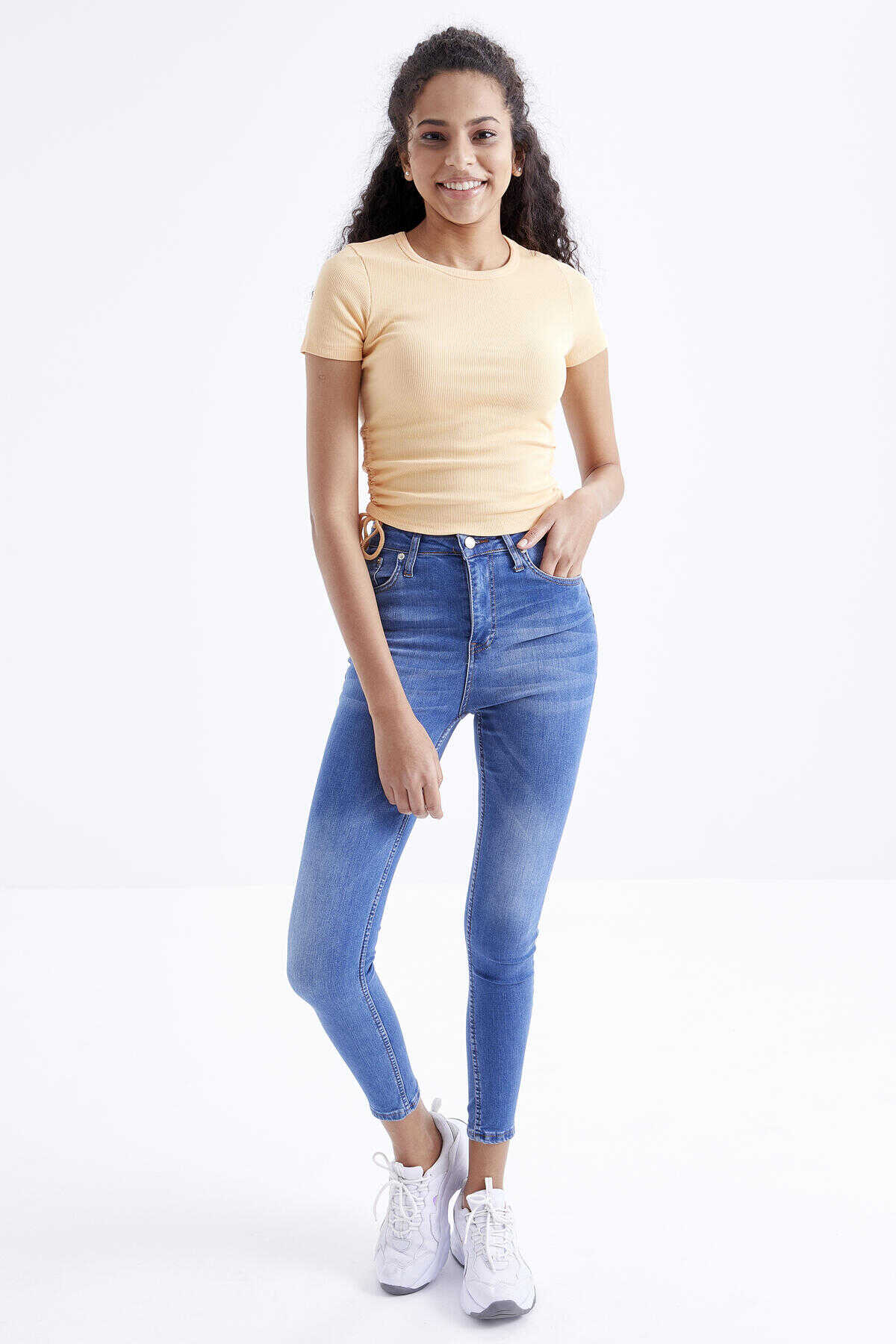 Tommylife Toptan Kavuniçi Basic Yanı Büzgülü O Yaka Kadın Crop Top T-Shirt - 97203