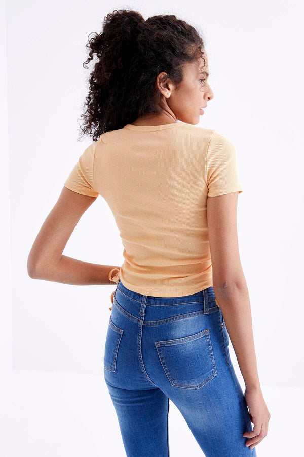 Tommylife Toptan Kavuniçi Basic Yanı Büzgülü O Yaka Kadın Crop Top T-Shirt - 97203