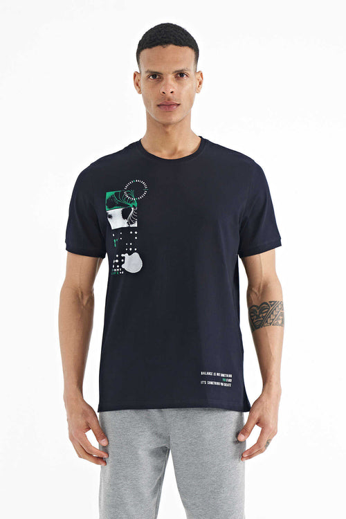Tricou bărbătesc Tommylife Wholesale, croială standard, cu imprimeu bleumarin, guler rotund, detalii, 88216