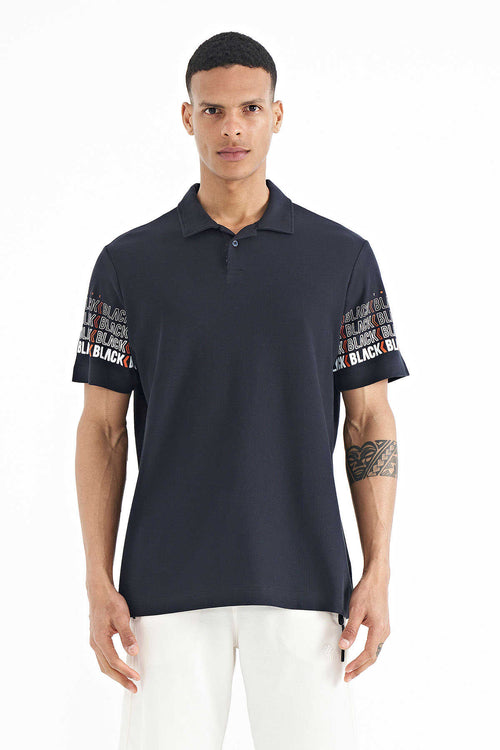 Tricou bărbătesc Tommylife Wholesale, bleumarin, cu imprimeu, guler polo, croială standard - 88240