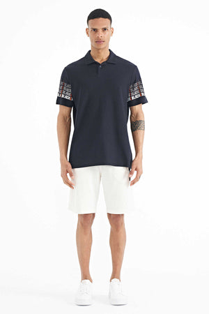 Tricou bărbătesc Tommylife Wholesale, bleumarin, cu imprimeu, guler polo, croială standard - 88240