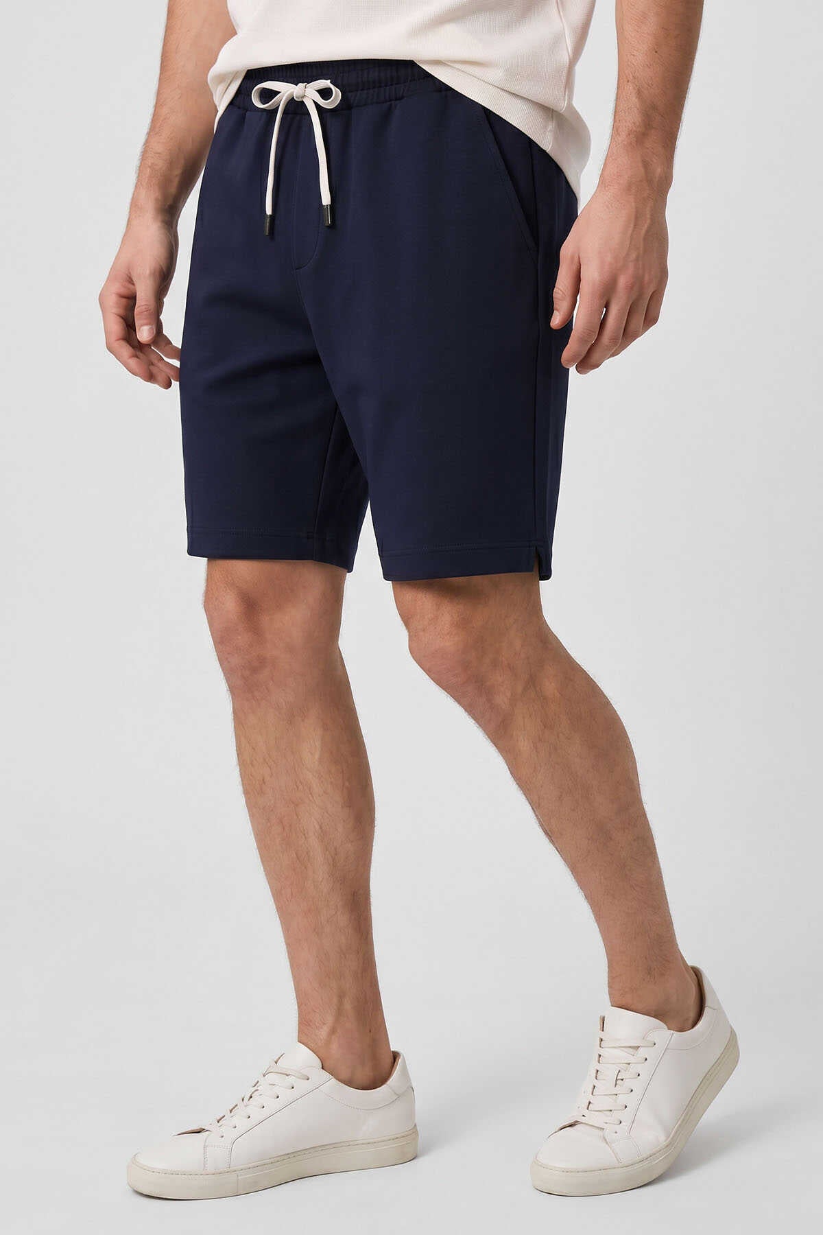 Pantaloni scurți bărbați Tommylife Wholesale, bleumarin, croială standard, cu buzunare la spate - 81314