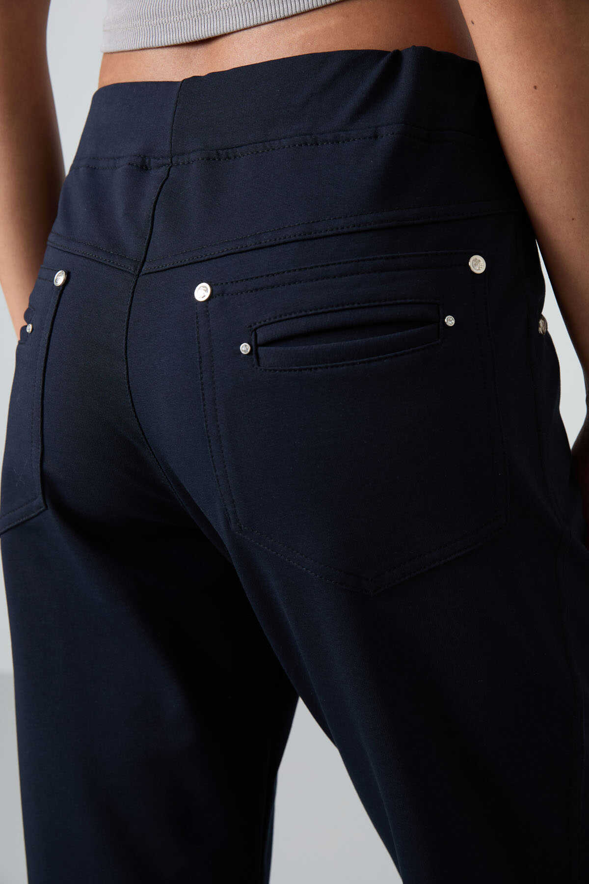 Tommylife Toptan Albastru Inchis Piatra Detalii Buzunar Confort Forma Clasic Picior Femeie Trening Fusta - 94007
