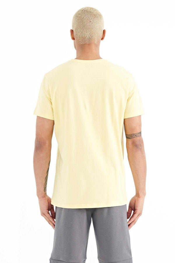 Tommylife Toptan Liam O Yaka Standart Kalıp Baskılı Erkek T-Shirt 88207 Sarı