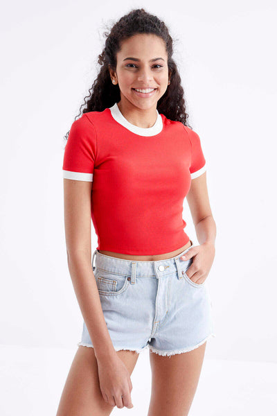 Tommylife Wholesale Tricou scurt pentru femei cu guler rotund și detaliu mânecă simplă Pomegranate Blossom - 97200