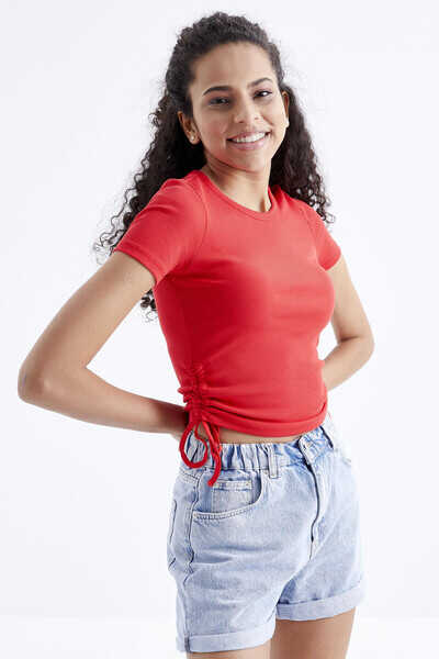 Tommylife Toptan Nar Çiçeği Basic Yanı Büzgülü O Yaka Kadın Crop Top T-Shirt - 97203