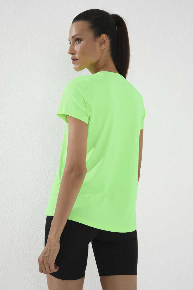 Tommylife Toptan Neon Verde Basic Maneca Scurta Standard Fit Col O Femeie T-Shirt - 97144