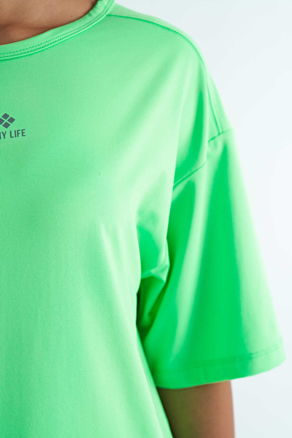 Tommylife Toptan Neon Yeşil O Yaka Baskı Detaylı Oversize Kısa Kol Kadın T-Shirt - 97263