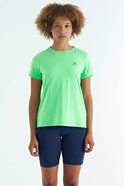 Tommylife Toptan Neon Yeşil Sırt Yırtmaç Detaylı O Yaka Kısa Kollu Standart Kalıp Kadın T-Shirt - 97267