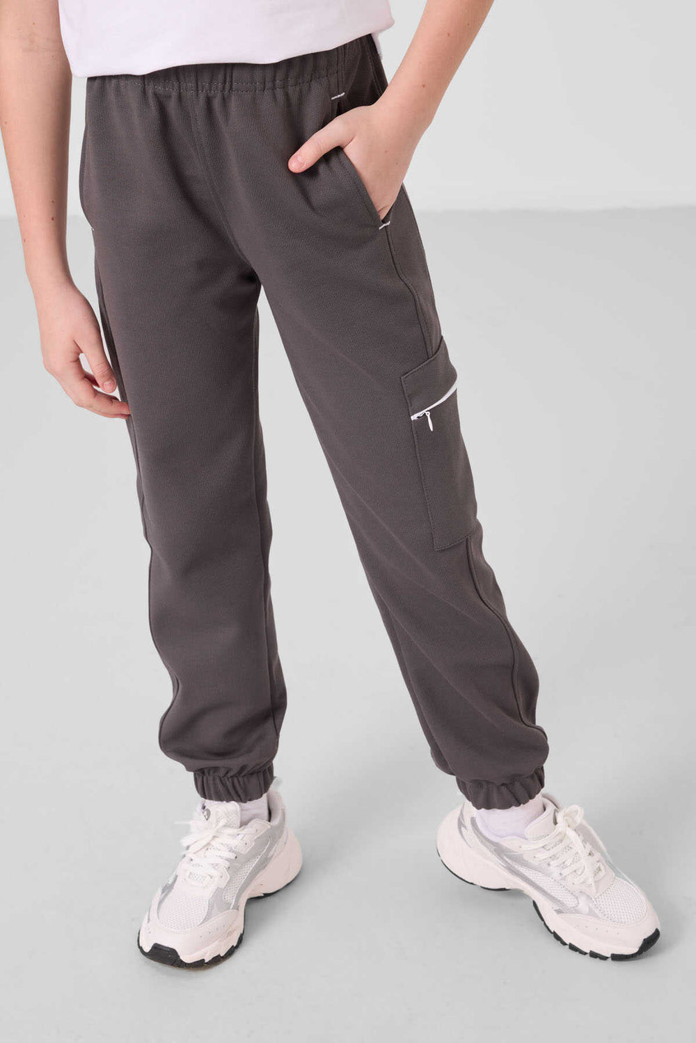 Tommylife Toptan O Yaka Baskılı Lastik Paça Kargo Cepli Kız Çocuk Eşofman Takım 75173 Beyaz Koyu Gri