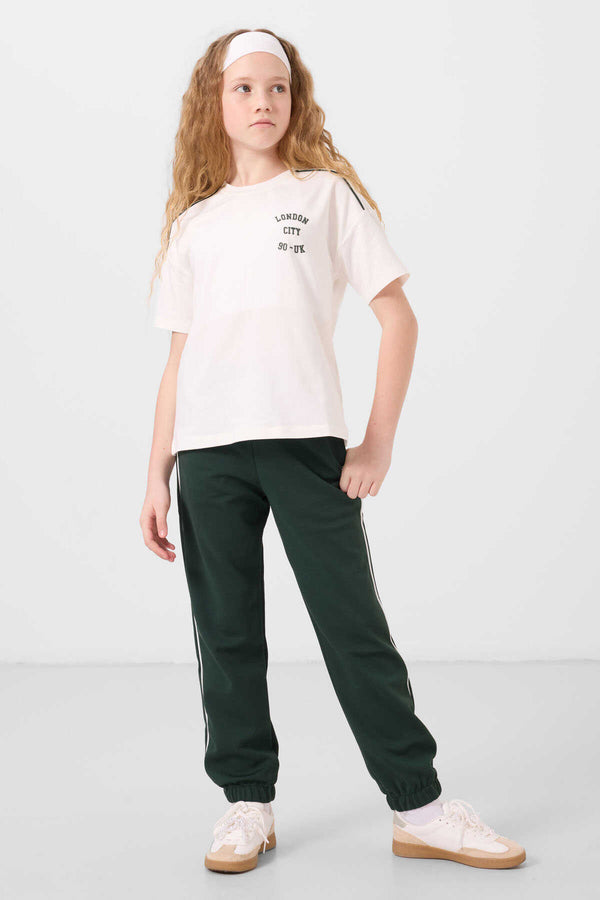 Tommylife Toptan O Yaka Baskılı Lastik Paçalı Standart Fit Kız Çocuk Eşofman Takım 75186 Ekru Çam Yeşil