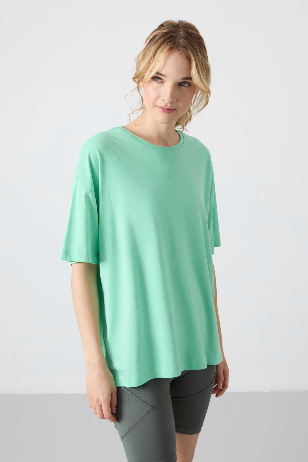 Tommylife Toptan O Yaka Oversize Basic Kadın T-Shirt 97285 Su Yeşili