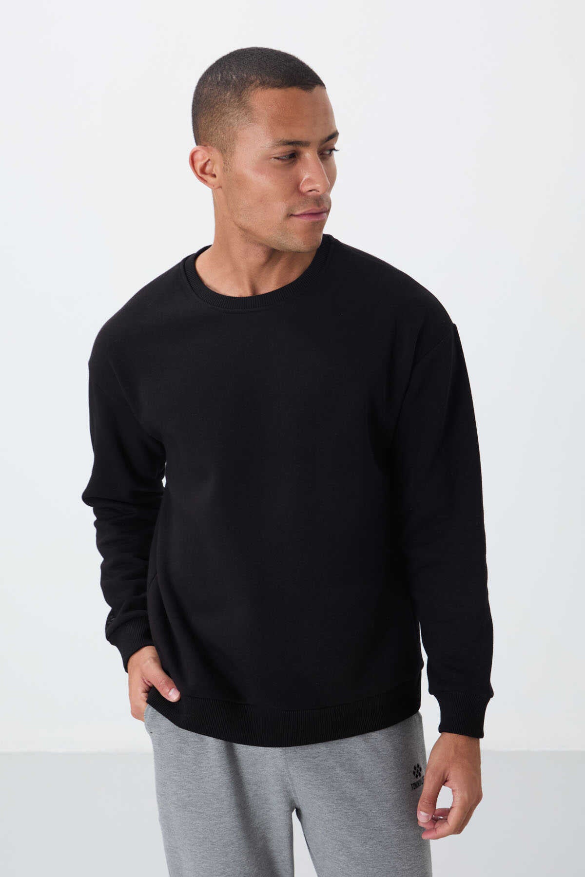 Tommylife Toptan O Yaka Rahat Kalıp Basic Erkek Sweatshirt 88418 Siyah