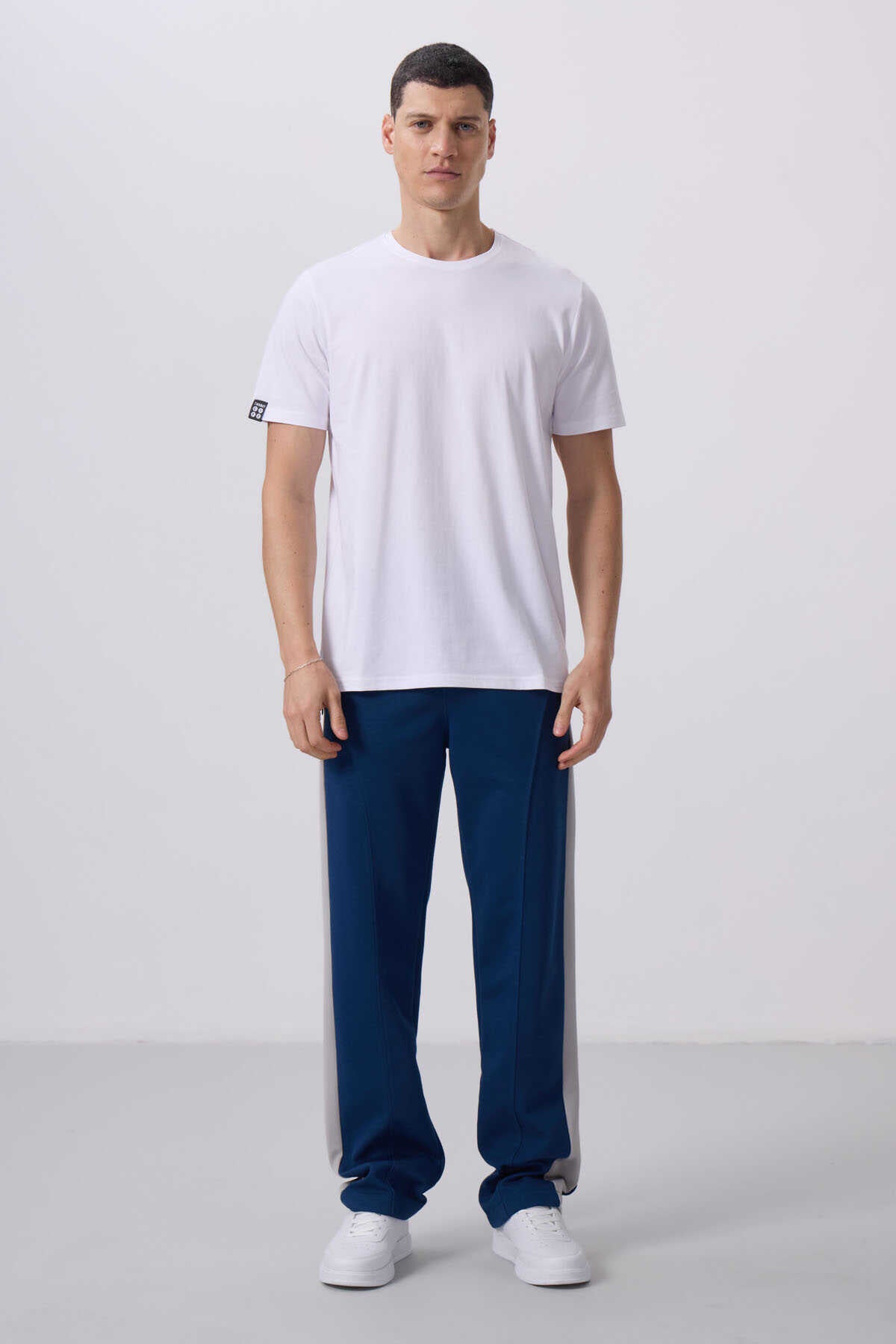 Tricou bărbătesc Tommylife Wholesale cu guler rotund, croială standard, de bază, 87911, alb
