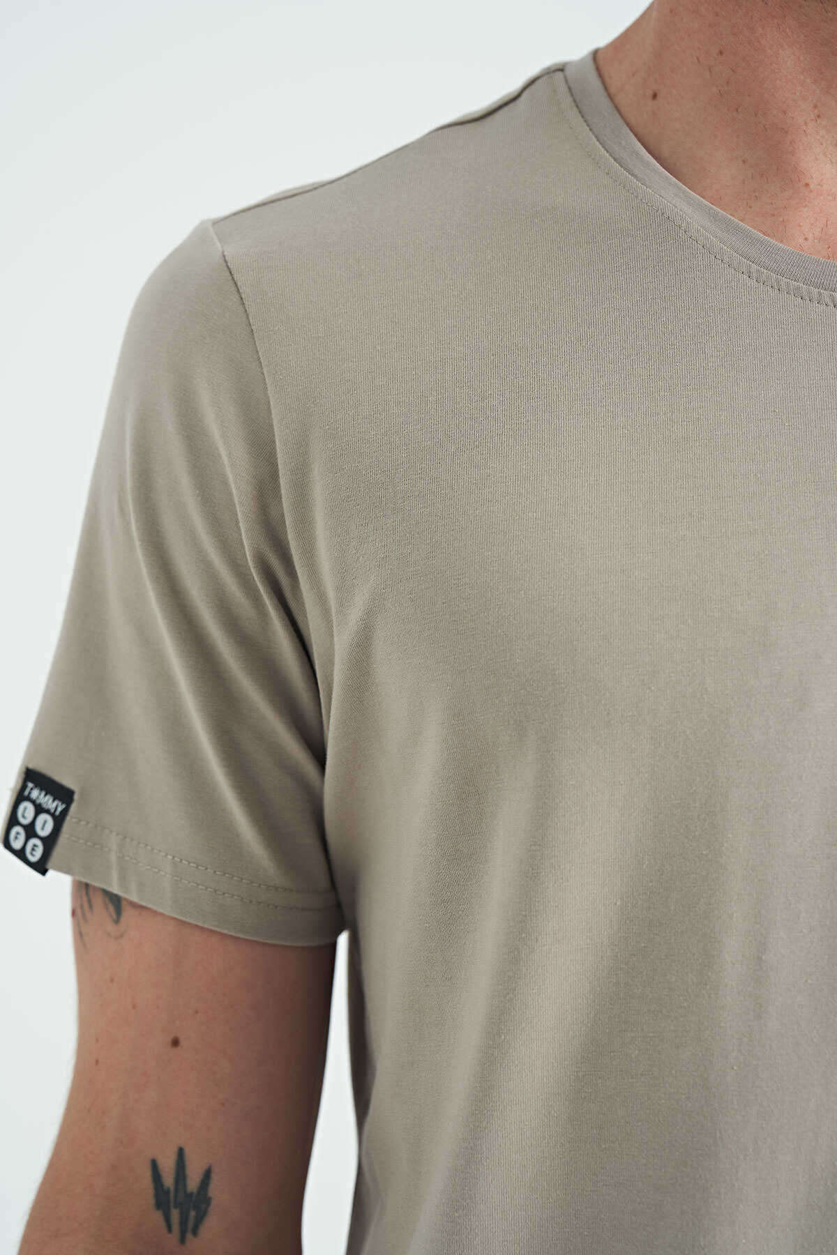 Tommylife Toptan O Yaka Standart Kalıp Basic Erkek T-Shirt 87911 Koyu Bej
