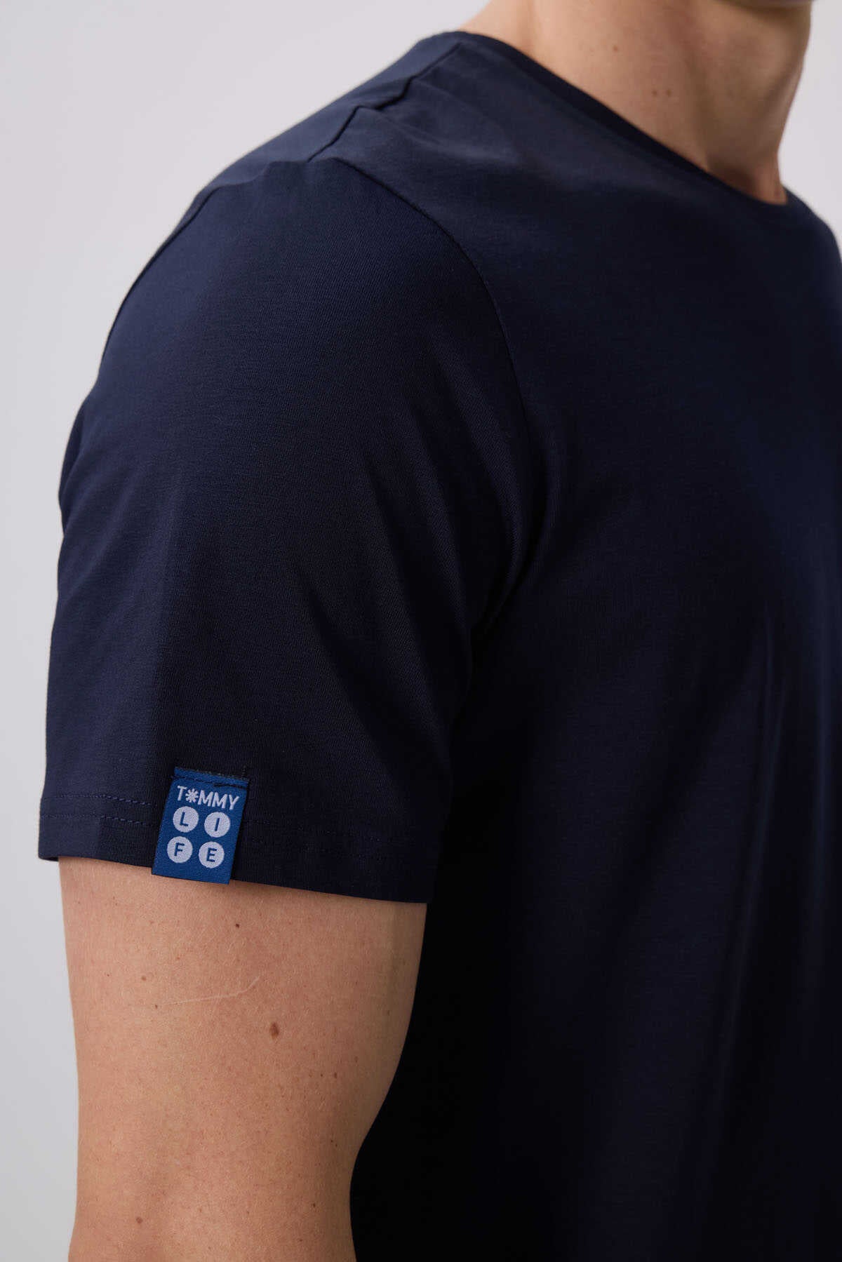 Tricou bărbătesc Tommylife Wholesale cu guler rotund, croială standard, de bază, 87911, bleumarin