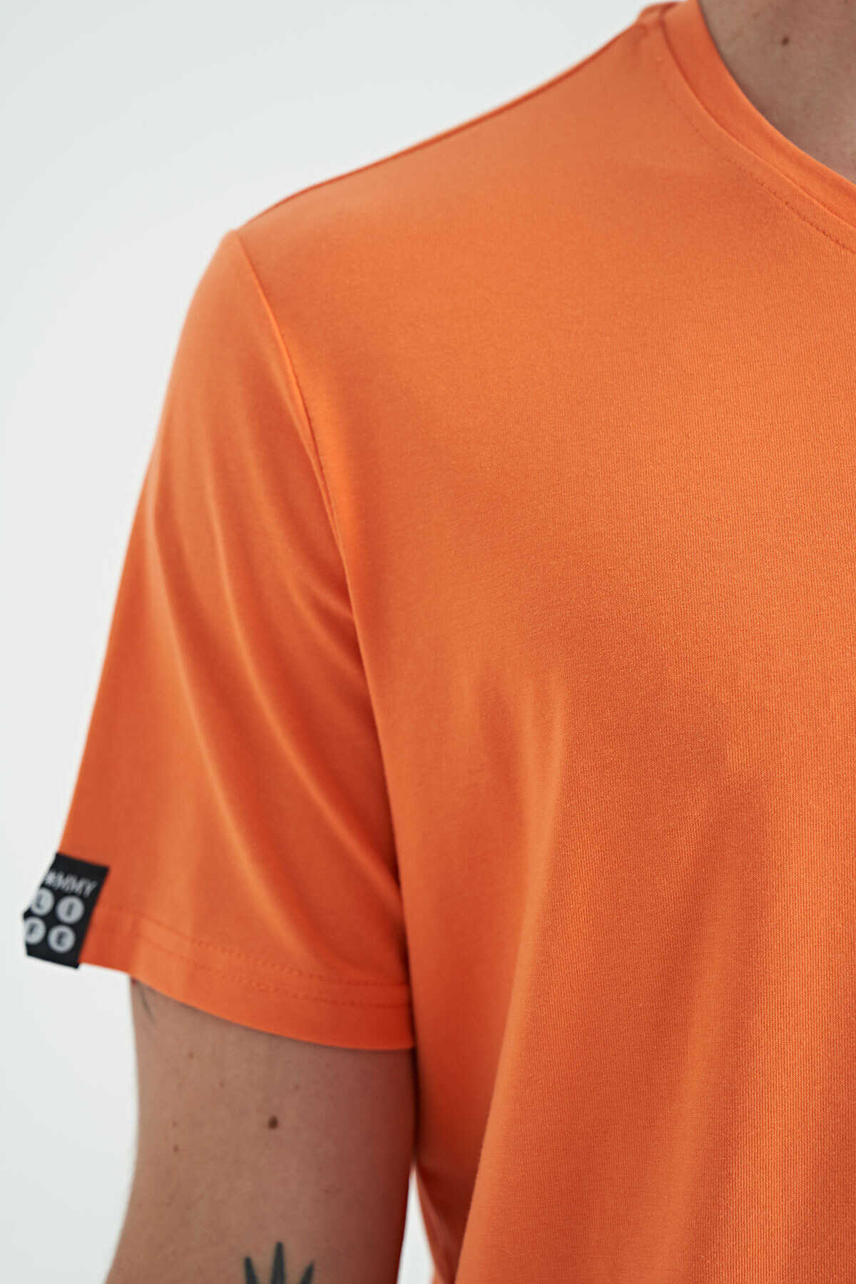 Tricou bărbătesc Tommylife Wholesale cu guler rotund, croială standard, de bază, 87911, portocaliu