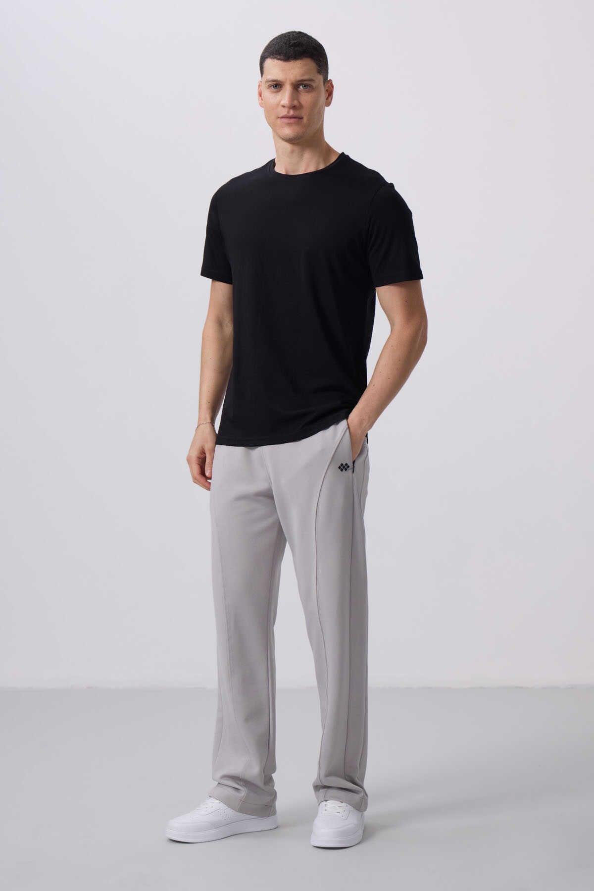 Tricou bărbătesc Tommylife Wholesale cu guler rotund, croială standard, de bază, 87911, negru