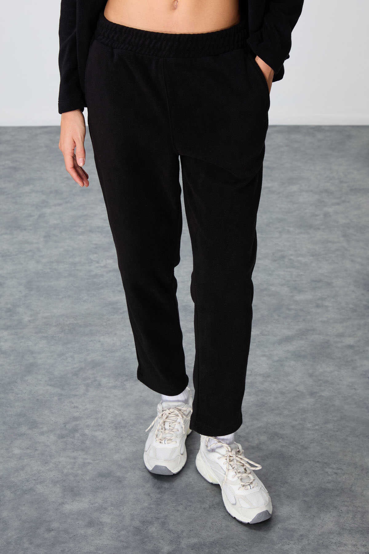 Tommylife Toptan Oversize Dik Yaka Klasik Paça Kadın Polar Eşofman Takımı 95339 Siyah