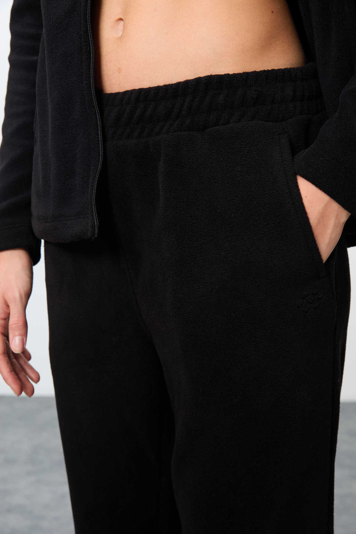 Tommylife Toptan Oversize Dik Yaka Klasik Paça Kadın Polar Eşofman Takımı 95339 Siyah