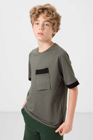 Tommylife Toptan Pamuklu Yumuşak Dokulu Oversize Cep Detaylı Erkek Çocuk T-Shirt 11295 Haki