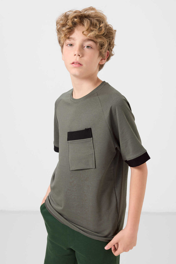 Tommylife Toptan Pamuklu Yumuşak Dokulu Oversize Cep Detaylı Erkek Çocuk T-Shirt 11295 Haki
